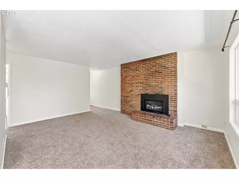 Living - 880 NW Florence Ave, Gresham, OR 97030 photo 3 of 5