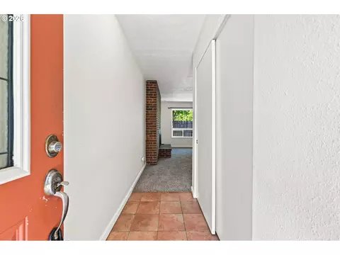 Entry Way - 880 NW Florence Ave, Gresham, OR 97030 photo 1 of 1
