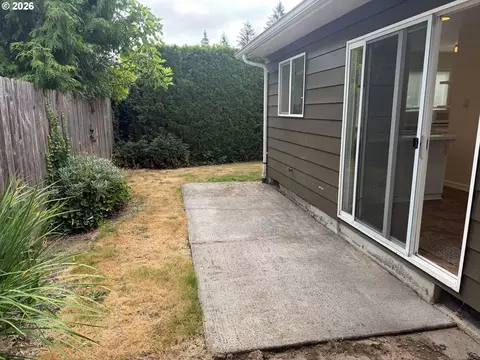 Exterior - 880 NW Florence Ave, Gresham, OR 97030 photo 5 of 7