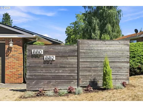 Exterior - 880 NW Florence Ave, Gresham, OR 97030 photo 3 of 8