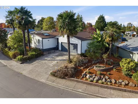 1719 NW Poppy Hills Dr, Mcminnville, OR 97128