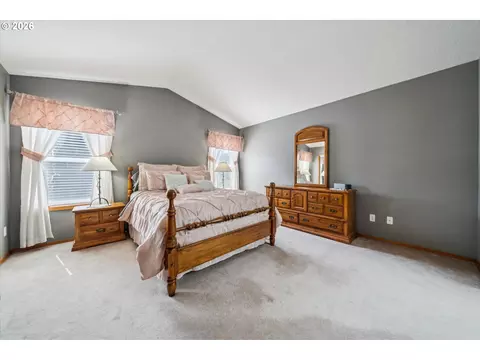 Bedroom - 4396 SE 1st Ter, Gresham, OR 97080 photo 1 of 6