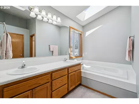 Bath - 4396 SE 1st Ter, Gresham, OR 97080 photo 1 of 6