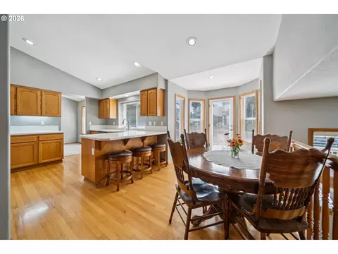 Dining - 4396 SE 1st Ter, Gresham, OR 97080 photo 2 of 3