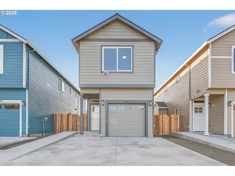 9271 E Burnside St, Portland, OR 97216