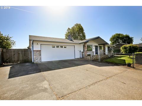 881 Candlelight Dr, Eugene, OR 97402 photo 1