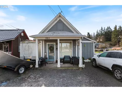 321 3rd St, Scotts Mills, OR 97375