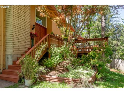 445 Lochmoor Pl, Eugene, OR 97405 photo 1
