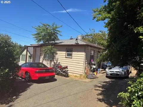 1552 SE Kane St, Roseburg, OR 97470