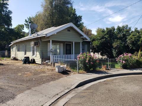 1928 SE Byers Pl, Pendleton, OR 97801 photo 1