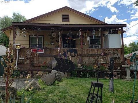821 SW 8th St, Pendleton, OR 97801 photo 1
