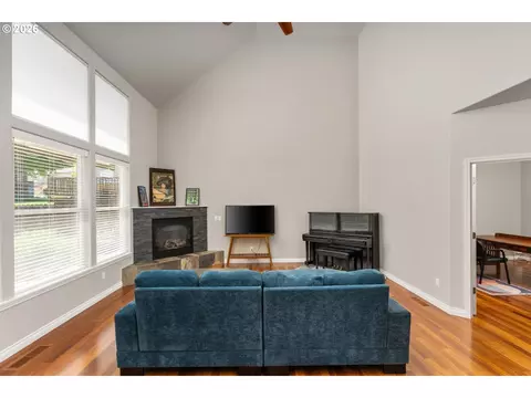 Living - 1002 NW 22nd Ave, Camas, WA 98607 photo 2 of 4