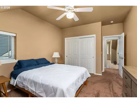 Bedroom - 1002 NW 22nd Ave, Camas, WA 98607 photo 4 of 4