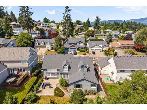 View/Area - 1002 NW 22nd Ave, Camas, WA 98607 photo 1 of 4
