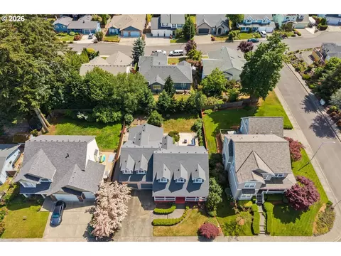 View/Area - 1002 NW 22nd Ave, Camas, WA 98607 photo 3 of 4