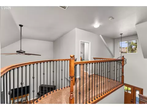 Entry Way - 1002 NW 22nd Ave, Camas, WA 98607 photo 4 of 4
