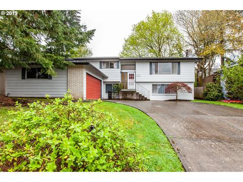 6755 Doncaster Dr, Gladstone, OR 97027 photo 1