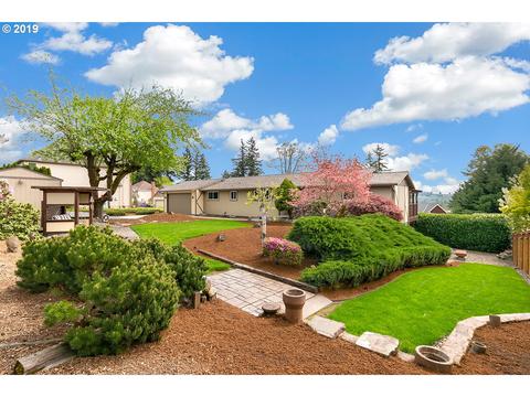 12183 SE Bluff Dr, Clackamas, OR 97015 photo 1