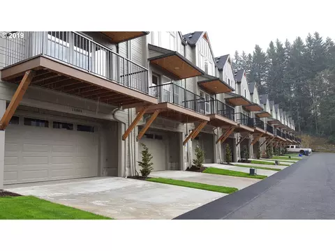 16835 Champion Way, Sandy, OR 97055