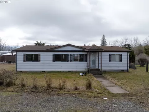 3673 Mud Alley Dr, Hood River, OR 97031