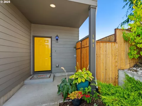 191 S 2nd St, Saint Helens, OR 97051