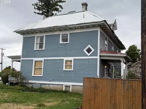 Exterior - 122 S 12th Ave, Cornelius, OR 97113 photo 3 of 6