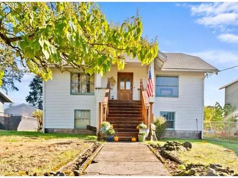 260 N 4th St, Saint Helens, OR 97051