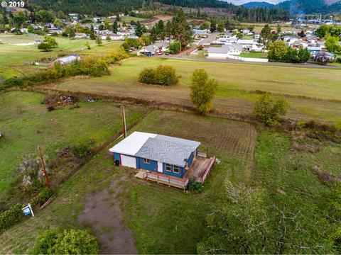 281 First St, Yoncalla, OR 97499 photo 1