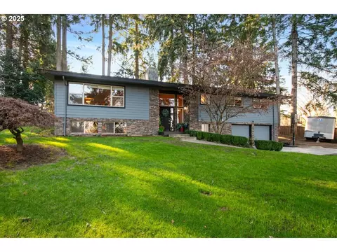 519 NW 117th St, Vancouver, WA 98685