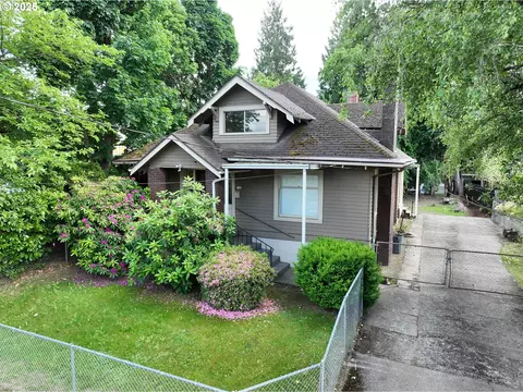 236 NE Knott St, Portland, OR 97212