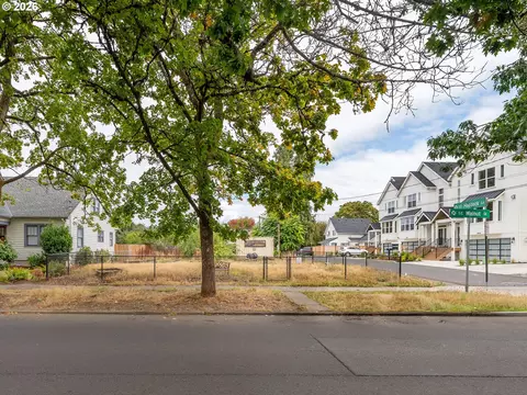 331 SE Walnut St, Hillsboro, OR 97123