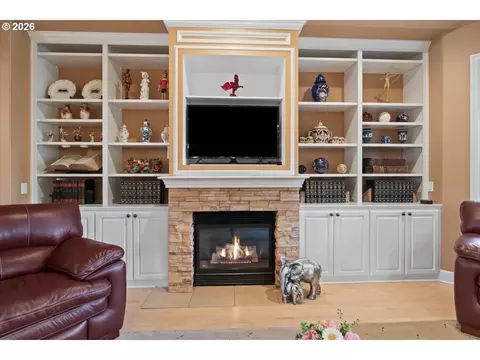Living - 644 Casper Loop N, Keizer, OR 97303 photo 4 of 4