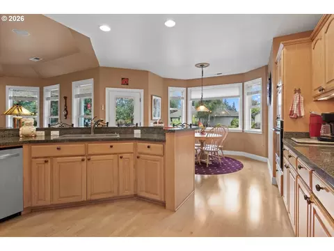 Kitchen - 644 Casper Loop N, Keizer, OR 97303 photo 4 of 6