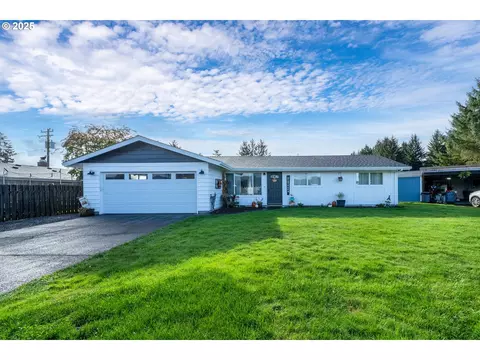 4009 Filbert St, Tillamook, OR 97141