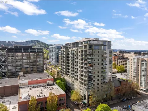 1025 NW Couch St #511, Portland, OR 97209