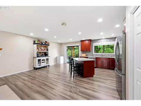 Kitchen - 2893 NE Juniper Ave, Gresham, OR 97030 photo 1 of 7