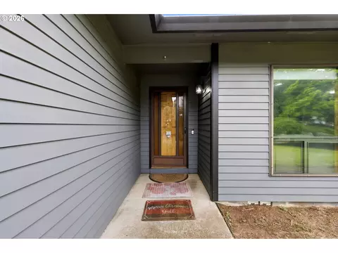 Entry Way - 2893 NE Juniper Ave, Gresham, OR 97030 photo 1 of 3