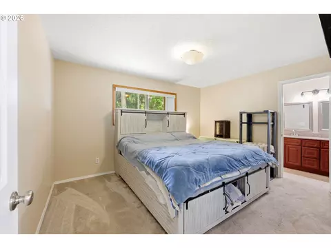 Bedroom - 2893 NE Juniper Ave, Gresham, OR 97030 photo 1 of 6
