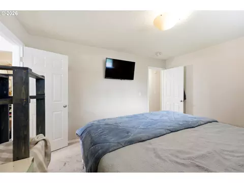 Bedroom - 2893 NE Juniper Ave, Gresham, OR 97030 photo 3 of 6