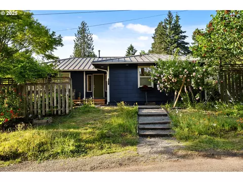 2941 SW Moss St, Portland, OR 97219