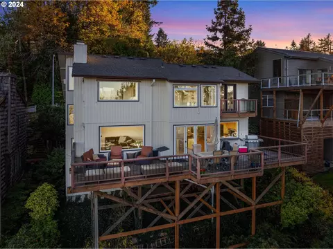 Exterior - 1060 Upper Devon Ln, Lake Oswego, OR 97034 photo 10 of 11