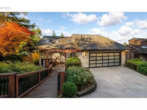 Exterior - 1060 Upper Devon Ln, Lake Oswego, OR 97034 photo 11 of 11