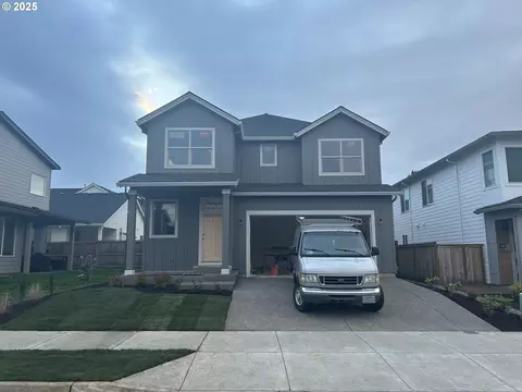 1753 N Oak St, Canby, OR 97013