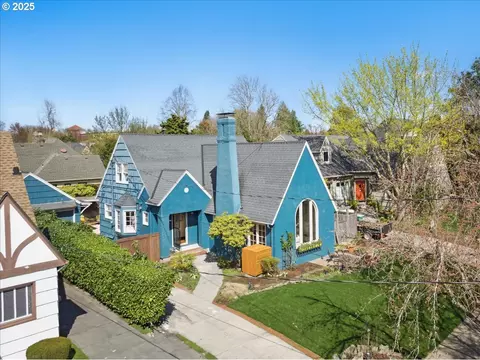 2627 SE Stephens St, Portland, OR 97214