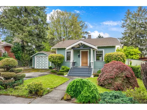 7318 SE Harrison Ct, Portland, OR 97215