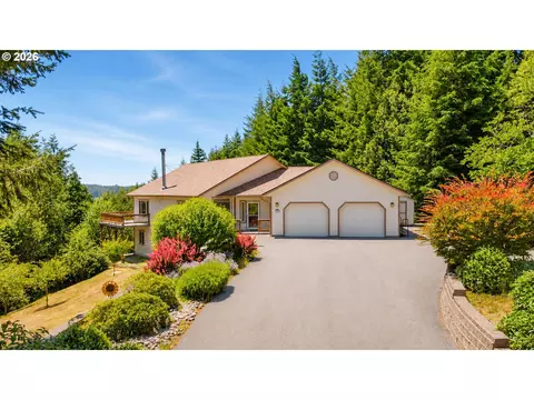 93764 Coho Ln, Coos Bay, OR 97420