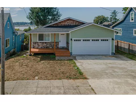 1556 Mcpherson St, North Bend, OR 97459