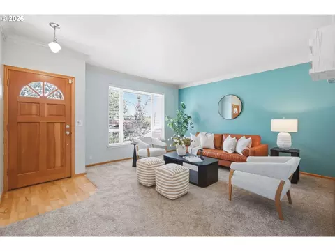 Entry Way - 3714 Robbie St, Eugene, OR 97404 photo 1 of 4