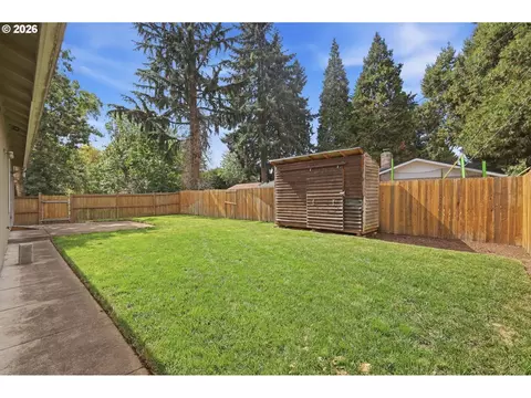 Exterior - 3714 Robbie St, Eugene, OR 97404 photo 5 of 5