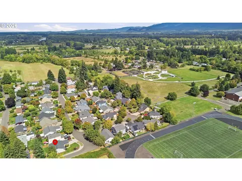 View/Area - 3714 Robbie St, Eugene, OR 97404 photo 3 of 5